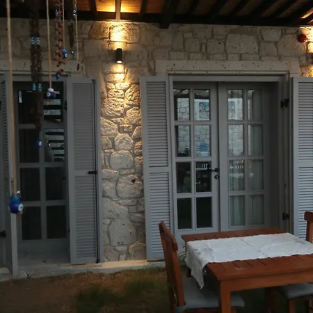çona Butik Alaçatı