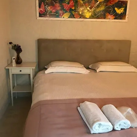 çona Butik 2*