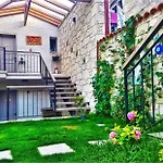 Cona 2*
