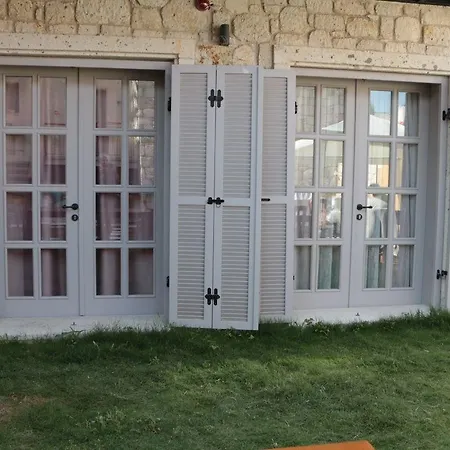فندق Cona