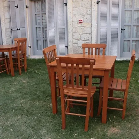 מלון Cona 2*
